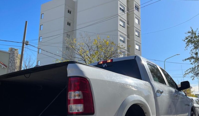 RAM RAM 1500 5.7 V8 LARAMIE 4X4 lleno